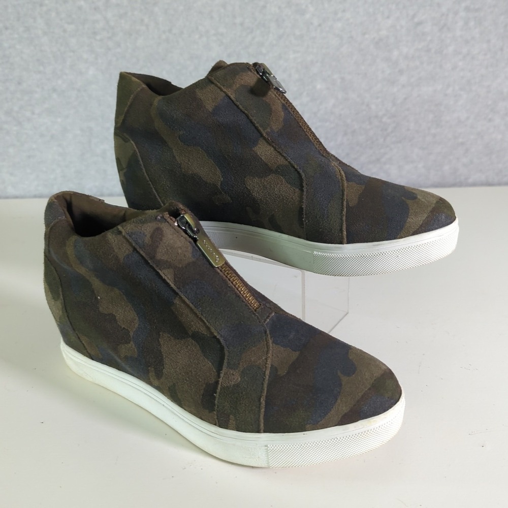 Blondo Shoes Womens Sz 8 M Glenda Waterproof Camo Hidden Wedge Heel Zip Bootie